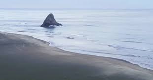 Karekare Beach